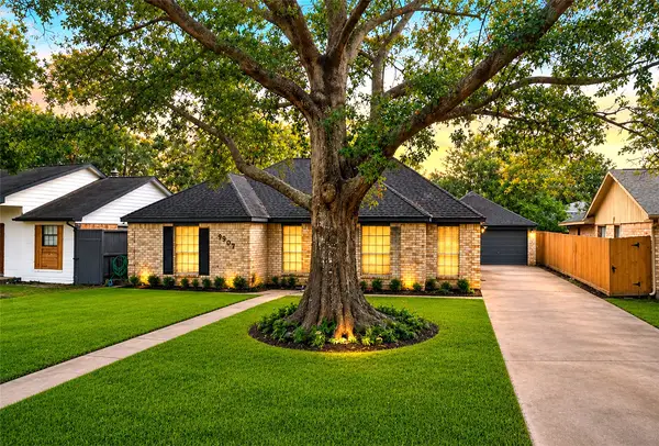 9907 Greencreek Drive, Houston, TX 77070