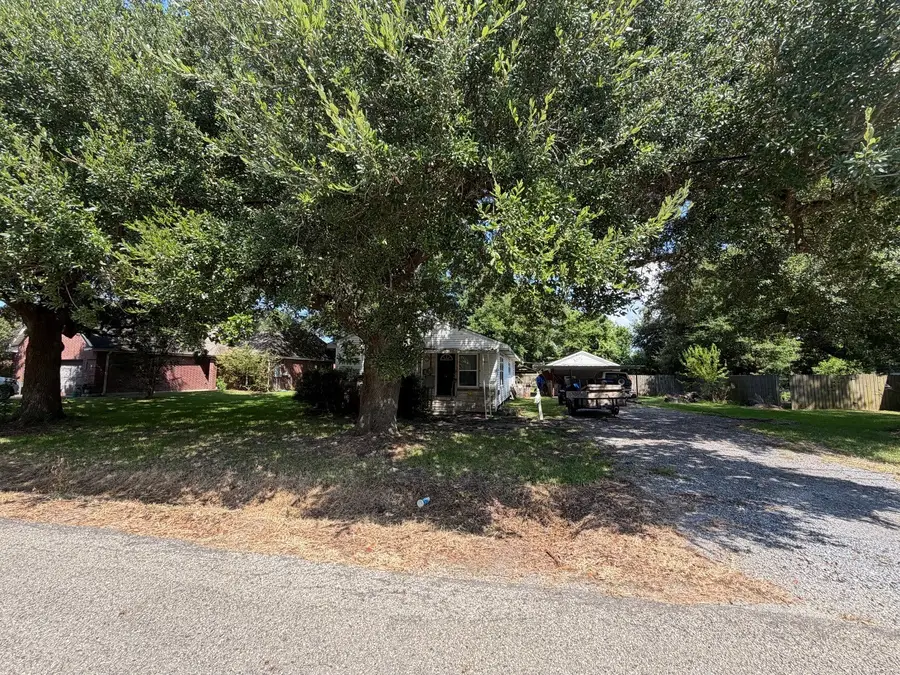2038 6th Street, Port Neches, TX 77651 - #2