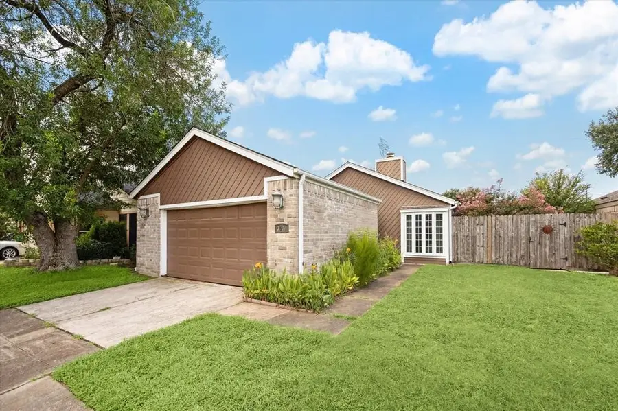 3907 Moss Tree Road, Houston, TX 77043 - Image #2