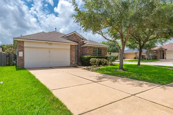 6704 Hidden Colony Lane, Dickinson, TX 77539