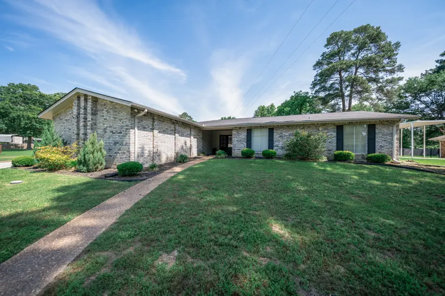 317 E Robinwood, White Oak, TX 75693 - #3