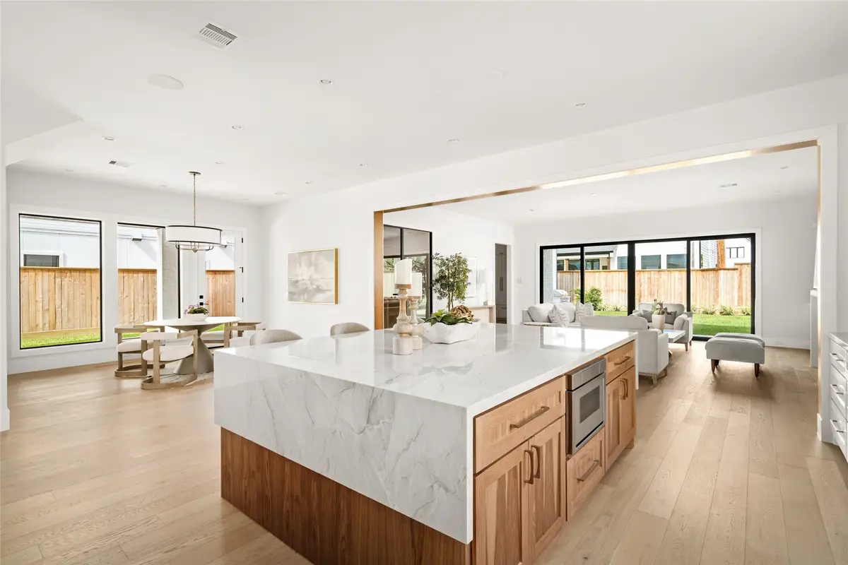 1526 Wakefield Drive, Houston, TX 77018 - Image #1