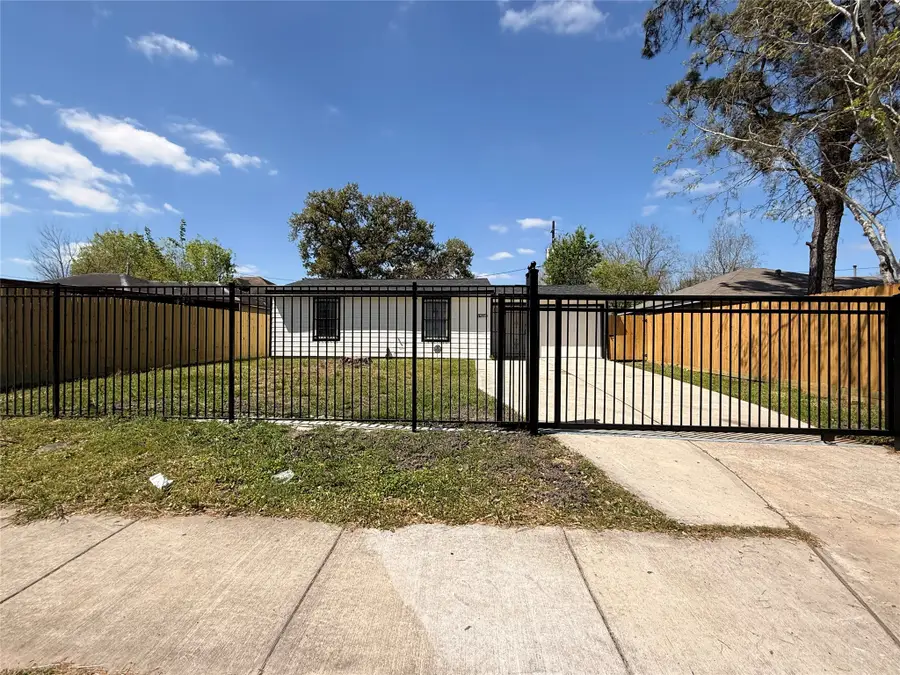 7922 Jutland Road Road, Houston, TX 77033 - #3