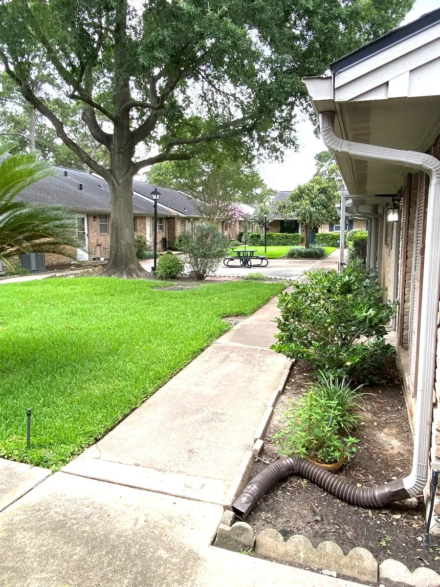 1102 W Tri Oaks Lane #103, Houston, TX 77043 - #3