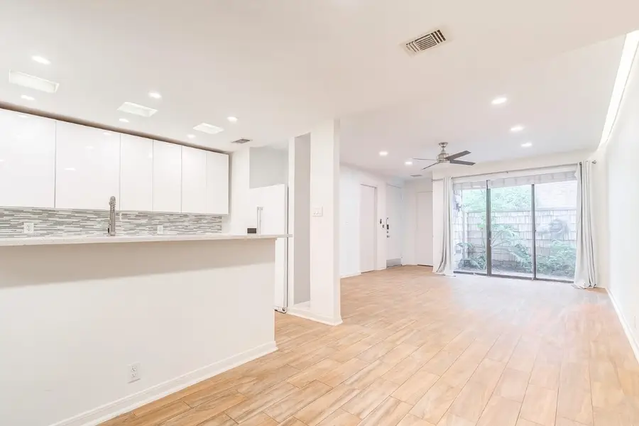 2829 Timmons Lane #167, Houston, TX 77027 - Image #2