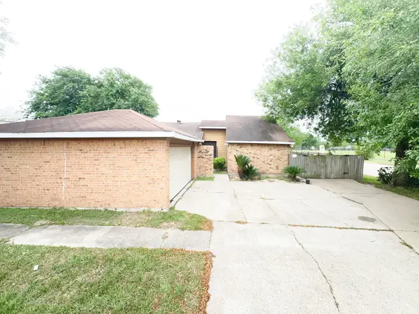 8702 Parkway Forest Drive, Houston, TX 77044
