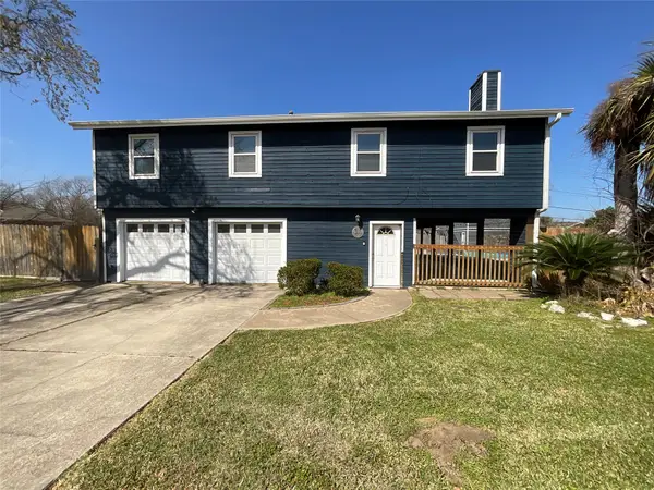 502 Oakdale Street, Shoreacres, TX 77571