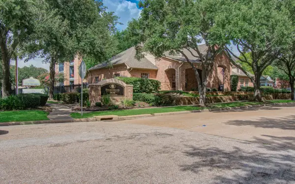 2255 Braeswood Park Drive #323, Houston, TX 77030