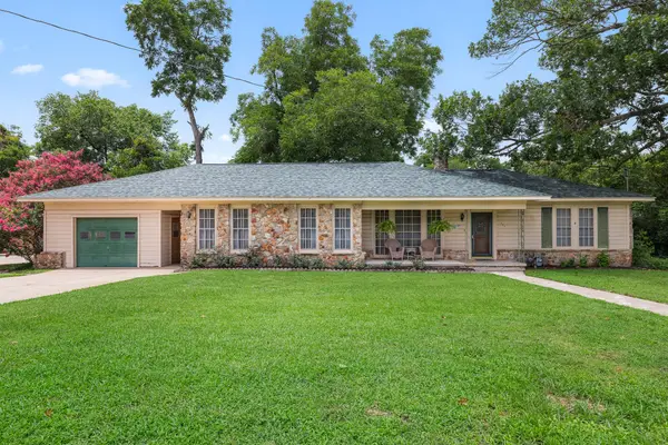 404 W Tom Green Street, Brenham, TX 77833