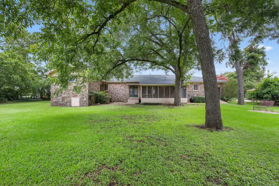404 W Tom Green Street, Brenham, TX 77833 - #2