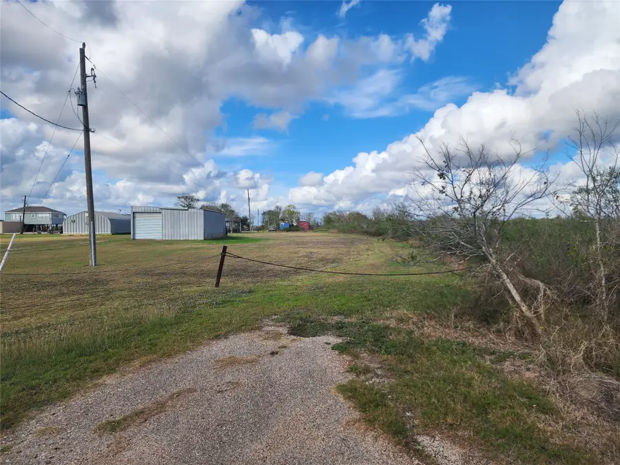 3007 Cr-807a, Angleton, TX 77515 - #2