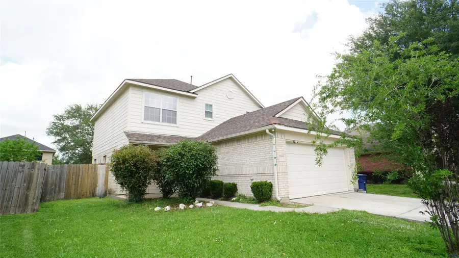 4403 Sprangletop Avenue, Baytown, TX 77521 - #2
