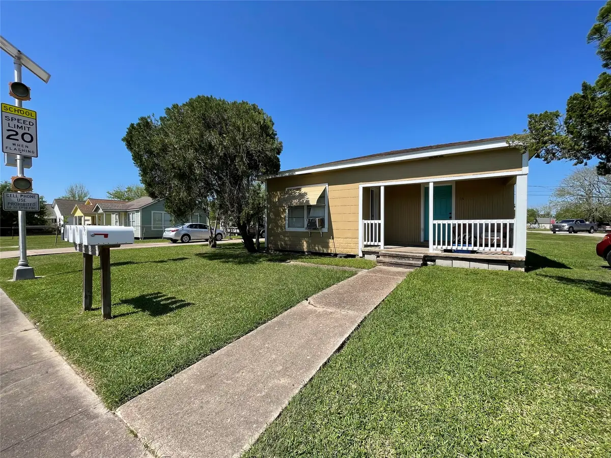 302 N Avenue B, Freeport, TX 77541 - #1