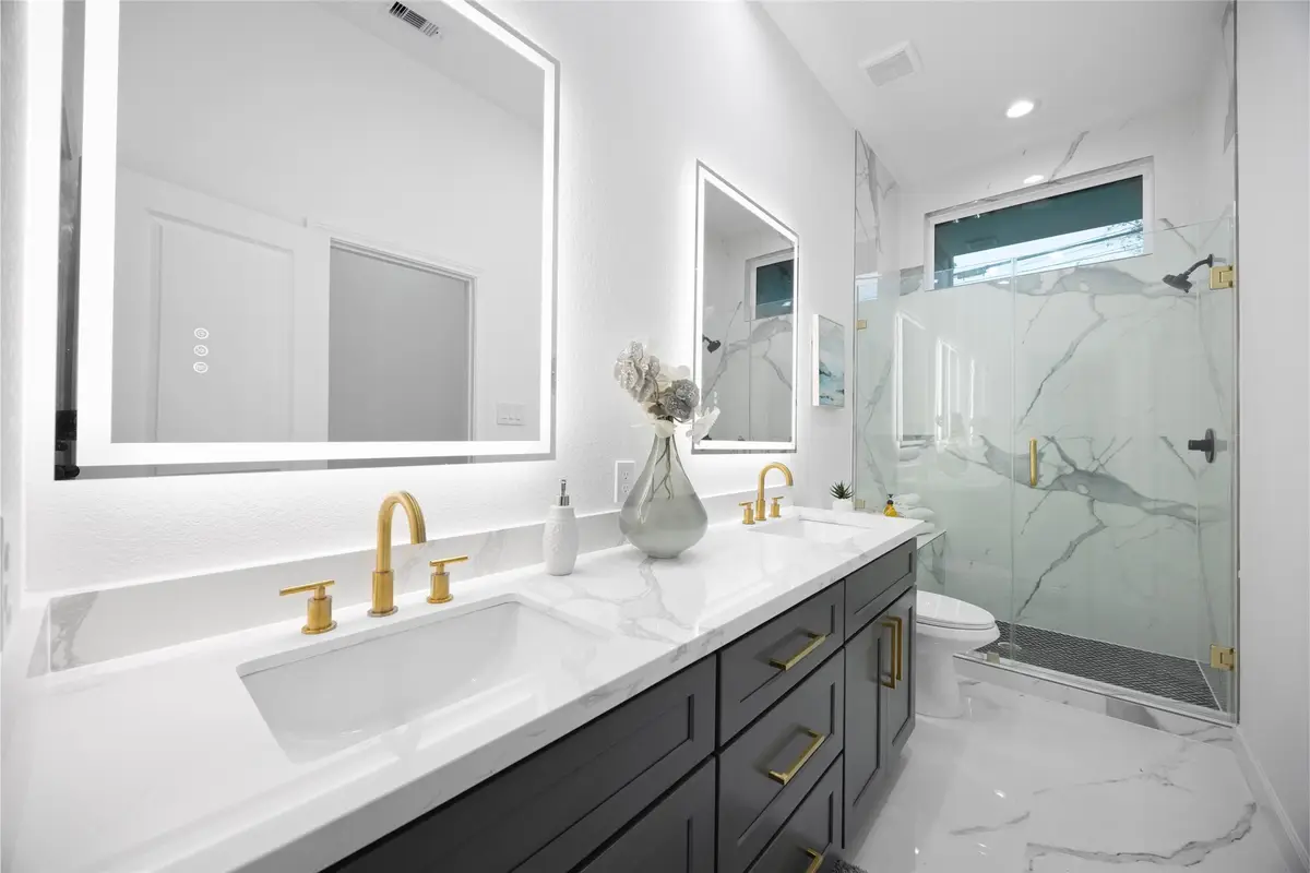 5125 Doolittle Boulevard, Houston, TX 77033 - Image #1