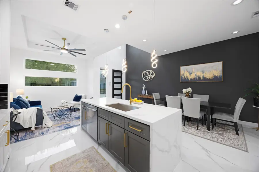 5125 Doolittle Boulevard, Houston, TX 77033 - Image #2