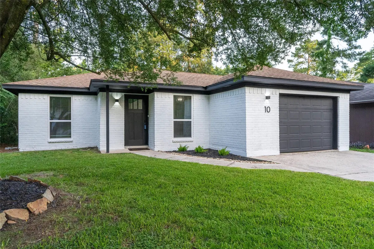 10 N Wavy Oak Circle, The Woodlands, TX 77381 - Image #1