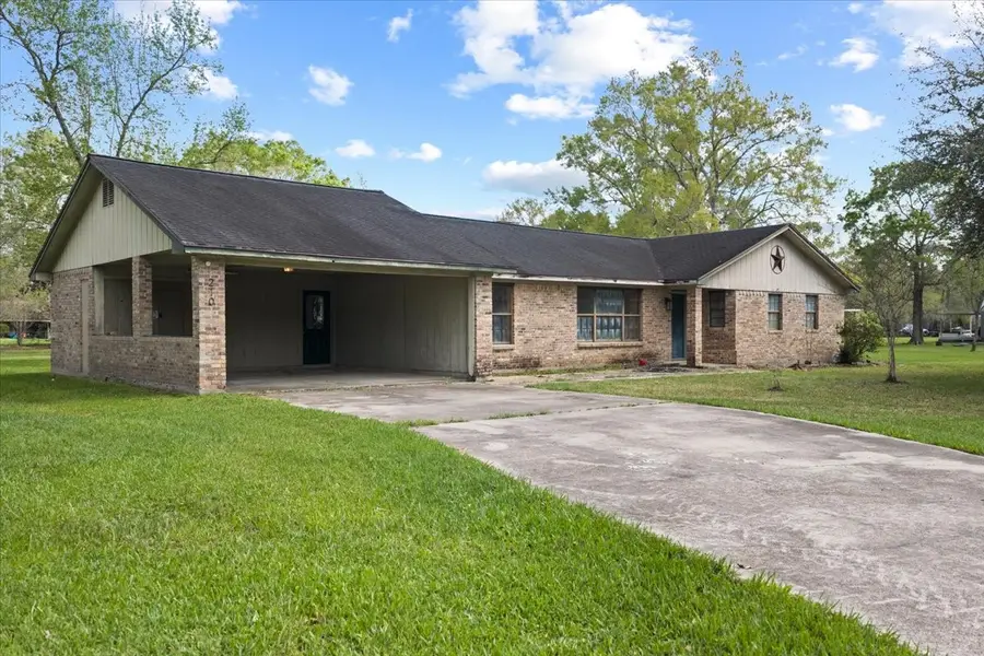 210 Commanche Trail, Wallisville, TX 77597 - #2