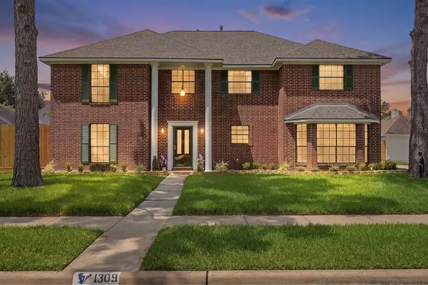 1309 Rachel Court, Pearland, TX 77581