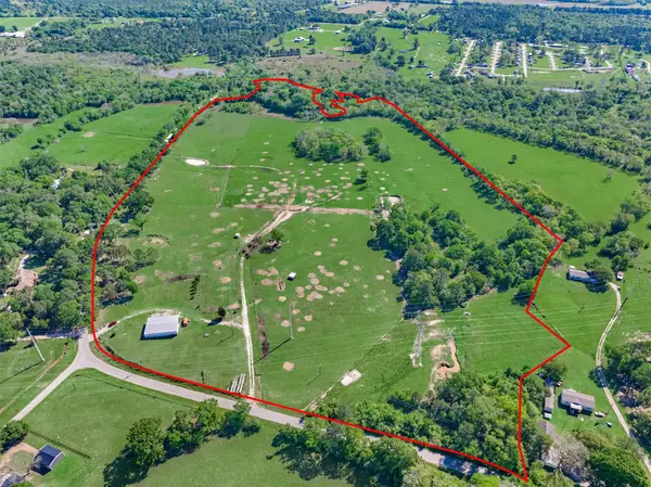 2960 N Mt Mariah Rd, Montgomery, TX 77356