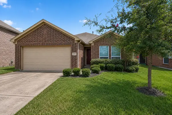 2703 Fawn Mountain Drive, Fresno, TX 77545