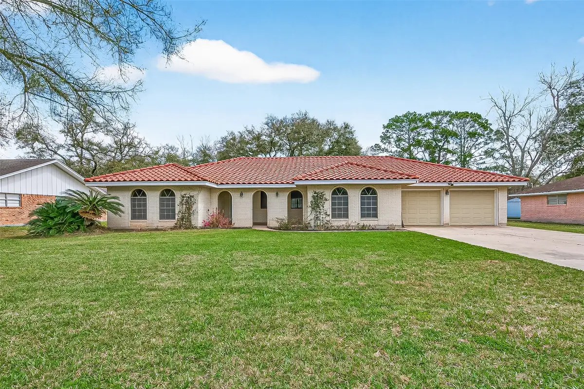 5607 Avenue M 1/2, Santa Fe, TX 77510 - #1