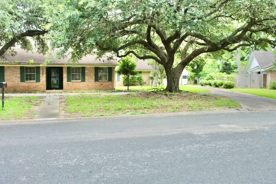 1302 Linwood Drive, Wharton, TX 77488 - #2