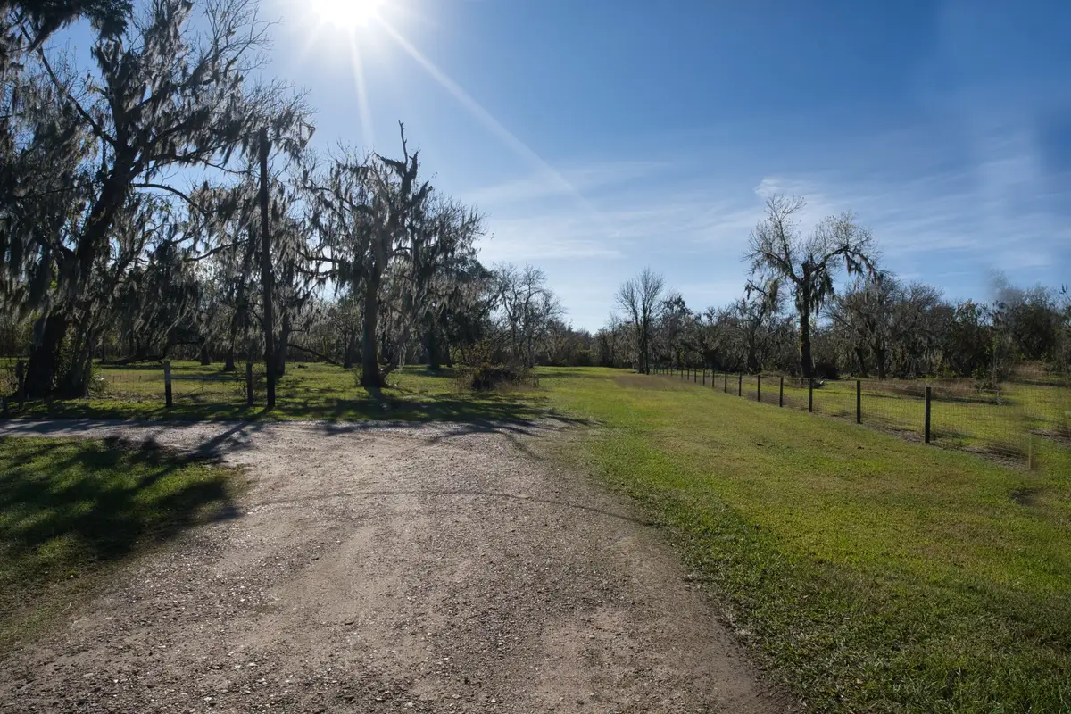 160-161 Delbert St, Brazoria, TX 77422 - Image #1