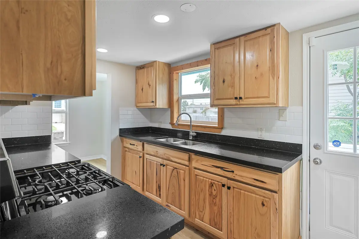 5919 Avenue R, Galveston, TX 77551 - Image #1