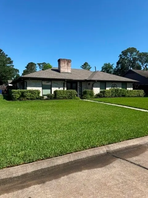102 Cherry Tree Lane, Friendswood, TX 77546