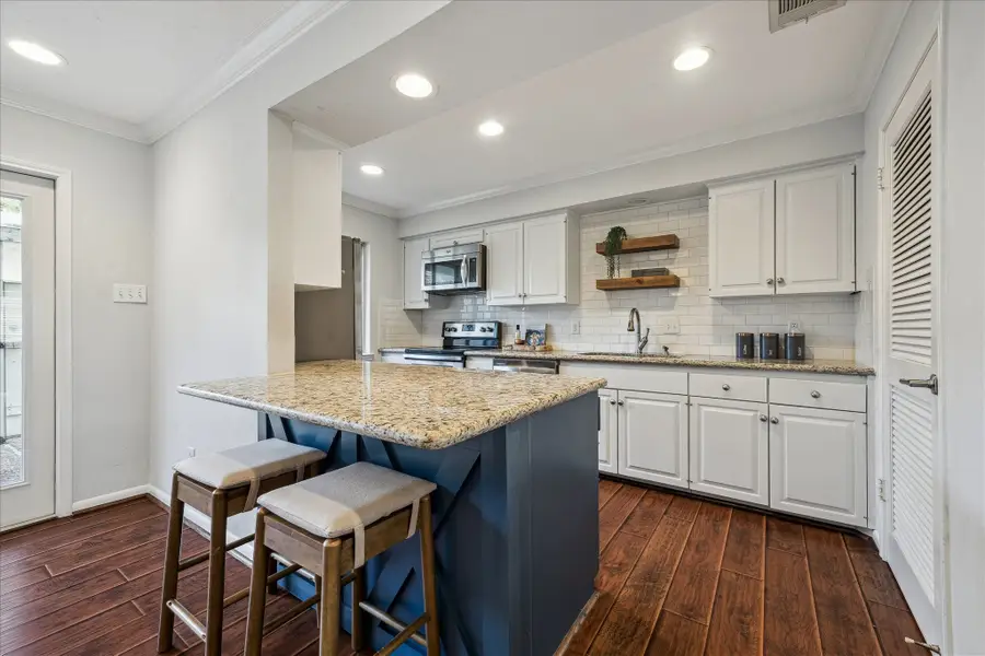 6462 Burgoyne Road, Houston, TX 77057 - Image #2