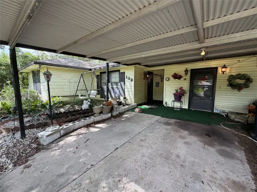 109 Dahlia Street, Orange, TX 77630 - #2