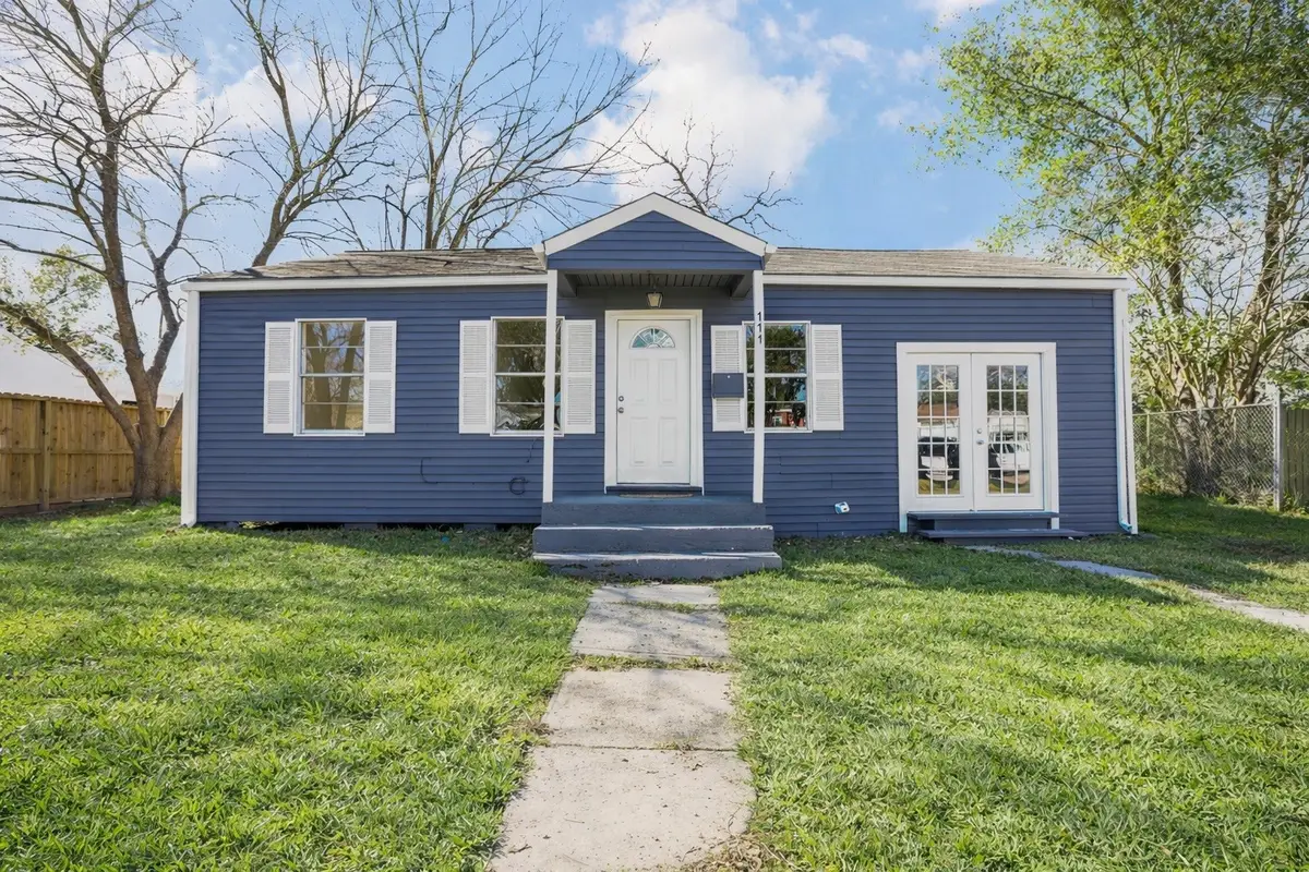 111 Poinsetta Lane, Highlands, TX 77562 - #1