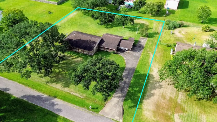 5201 W Zephyr Drive, Alvin, TX 77511 - #2