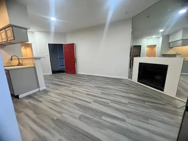 10855 Meadowglen Lane #903, Houston, TX 77042