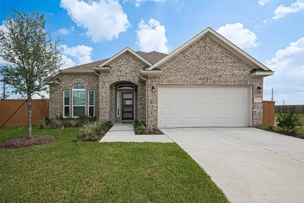 2123 Spring Hollow Drive, Baytown, TX 77521