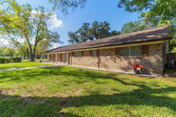 404 S 14th Street, West Columbia, TX 77486