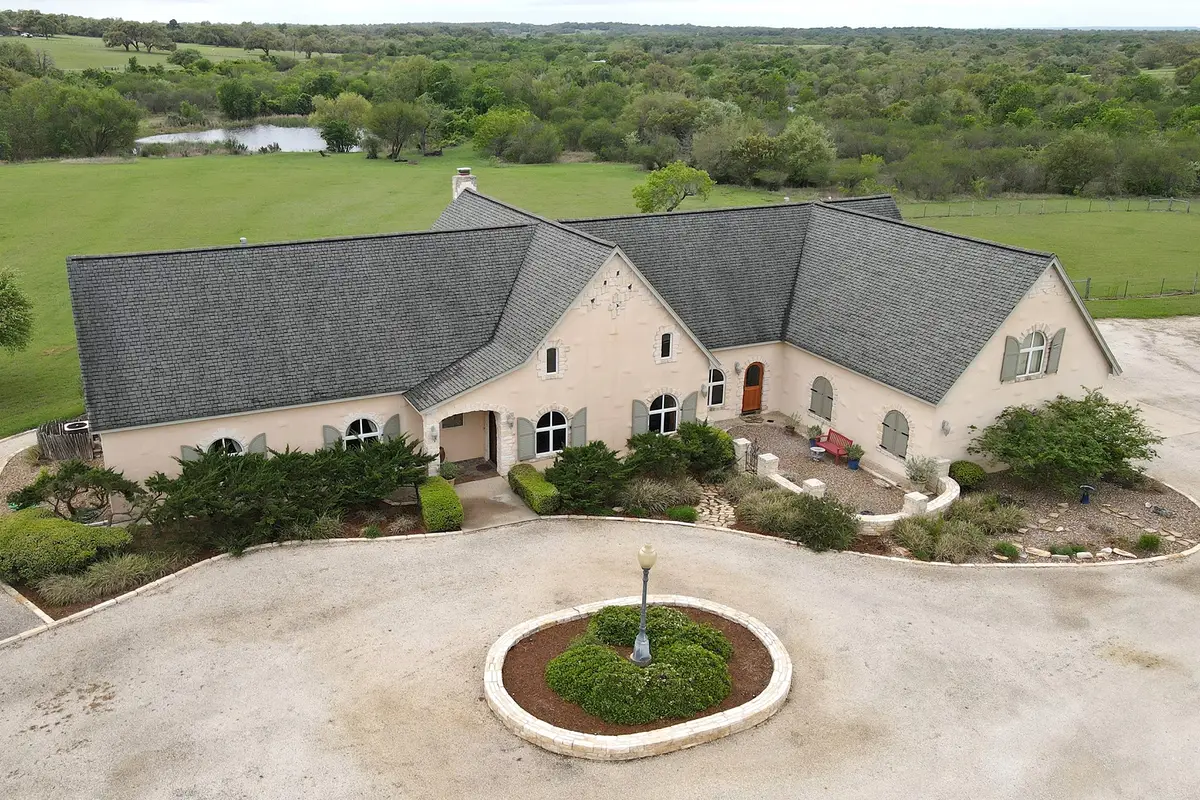 5904 Old Yoakum Road, Cuero, TX 77954 - Image #1