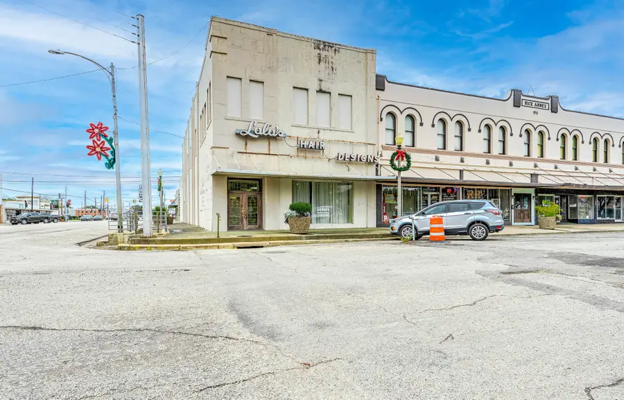 101 E Monseratte Street, El Campo, TX 77437 - #2