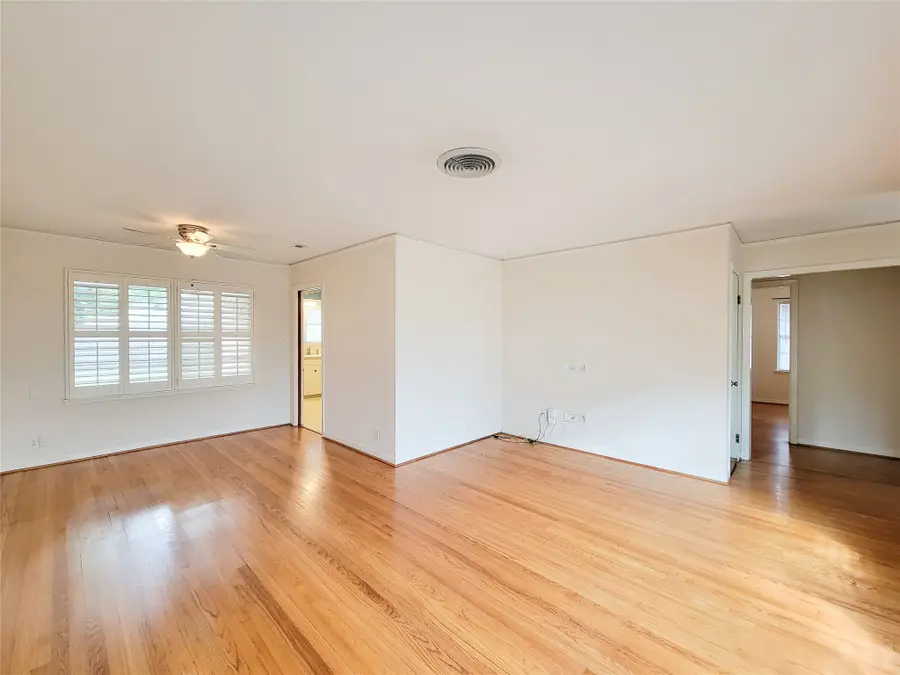 5442 Kinglet Street, Houston, TX 77096 - #2