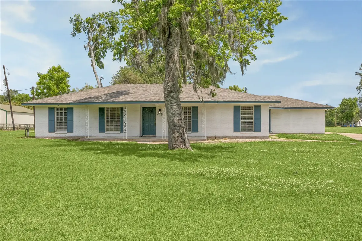 316 Rabbit Trail, Lake Jackson, TX 77566 - #1