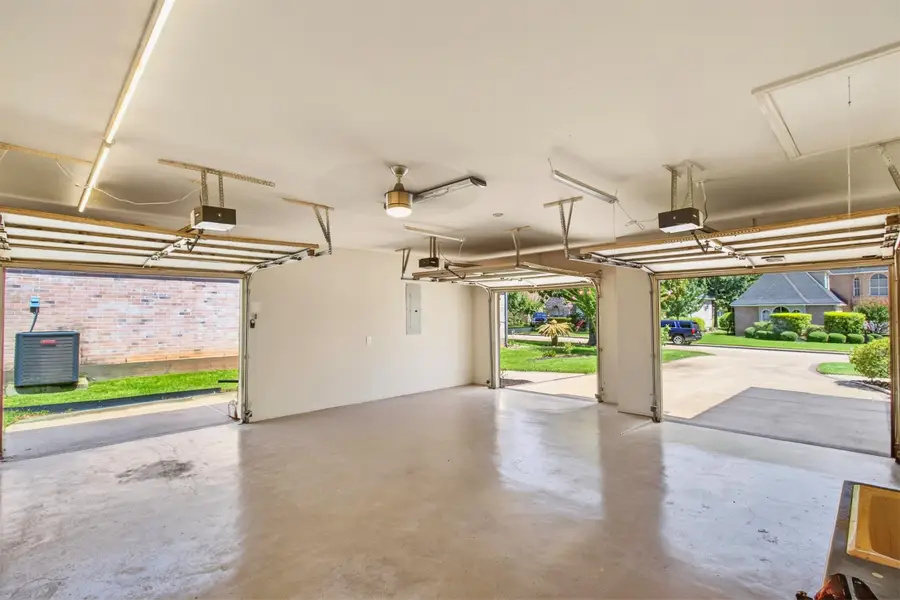 54 S Wind Drive, Montgomery, TX 77356 - #3