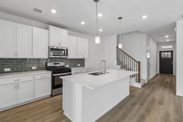 5113 Redbud Valley Drive, Pearland, TX 77584