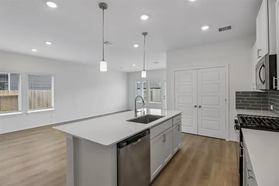 5113 Redbud Valley Drive, Pearland, TX 77584 - #2