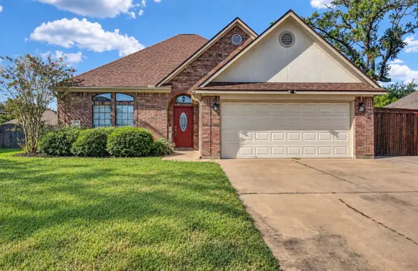 714 Moore Street, Richwood, TX 77566