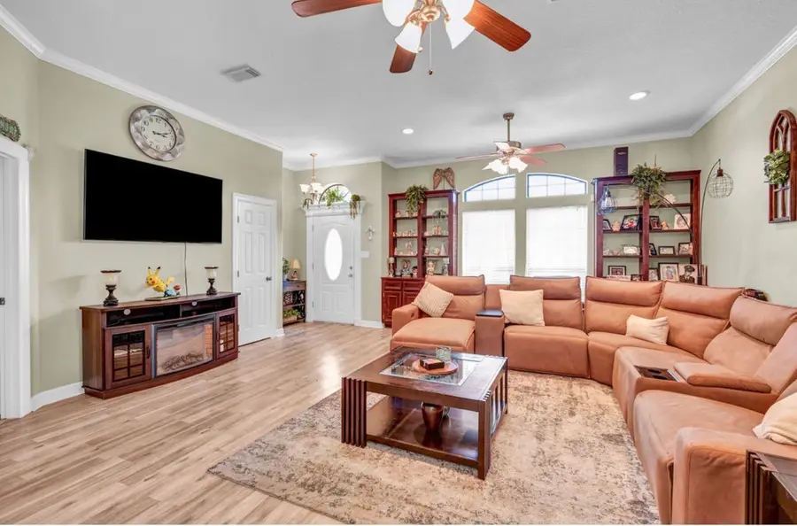 714 Moore Street, Richwood, TX 77566 - #3