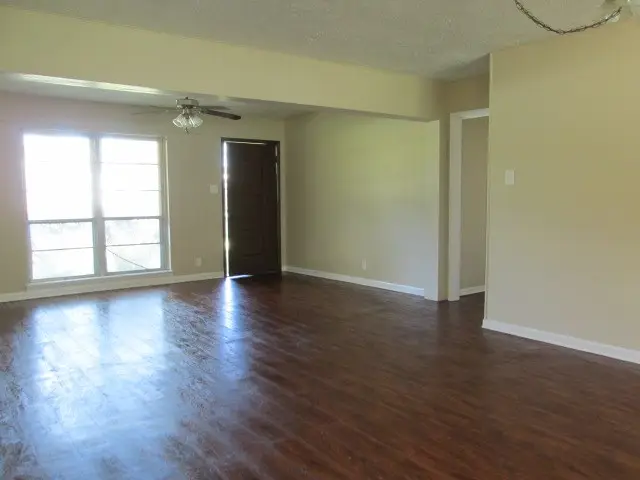 2105 Bush Drive, Huntsville, TX 77320 - Image #2