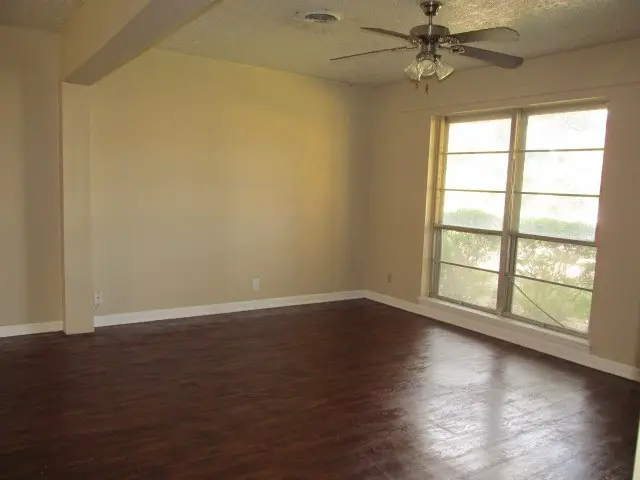 2105 Bush Drive, Huntsville, TX 77320 - Image #3