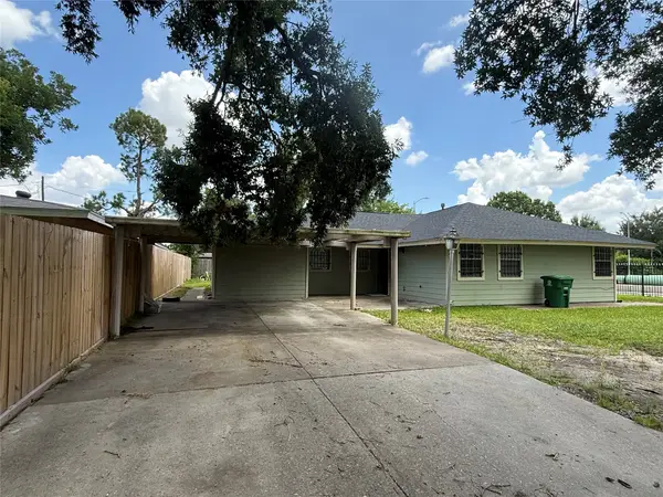 5651 Lyndhurst Drive, Houston, TX 77033