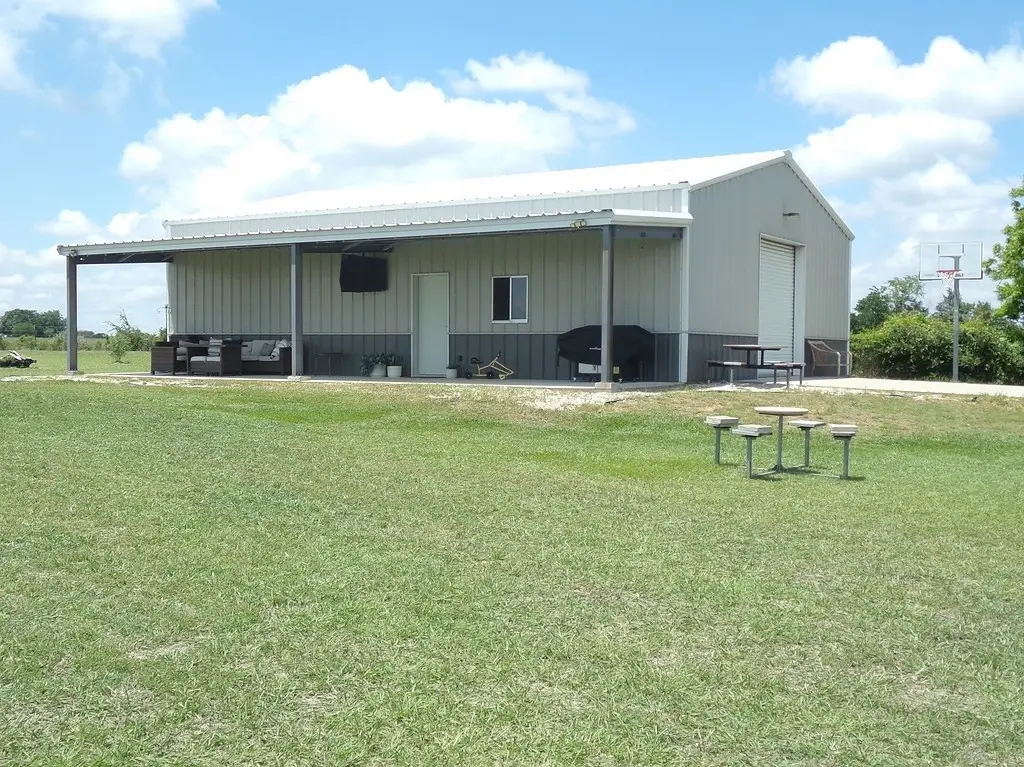 1114 Creekside Lane, Weimar, TX 78962 - #1