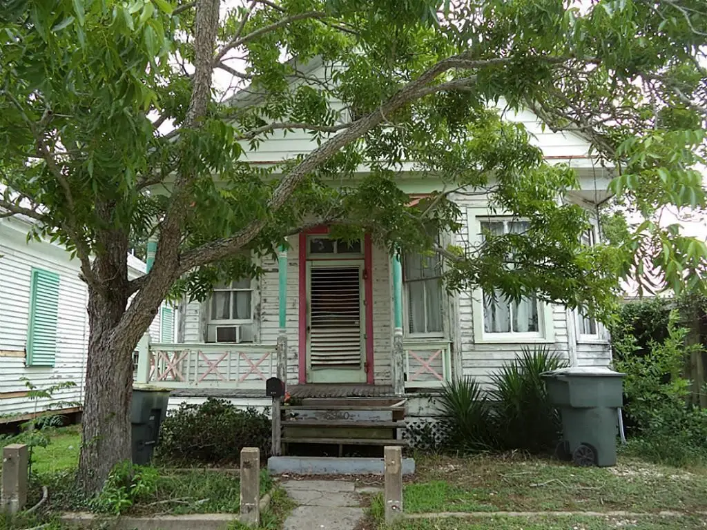 3910 Avenue O 1/2 #1/2, Galveston, TX 77550 - #1